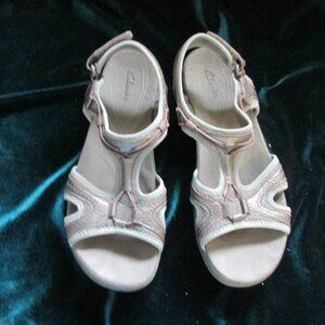 Clarks Sandals "New way of Walking" Size 8.5W